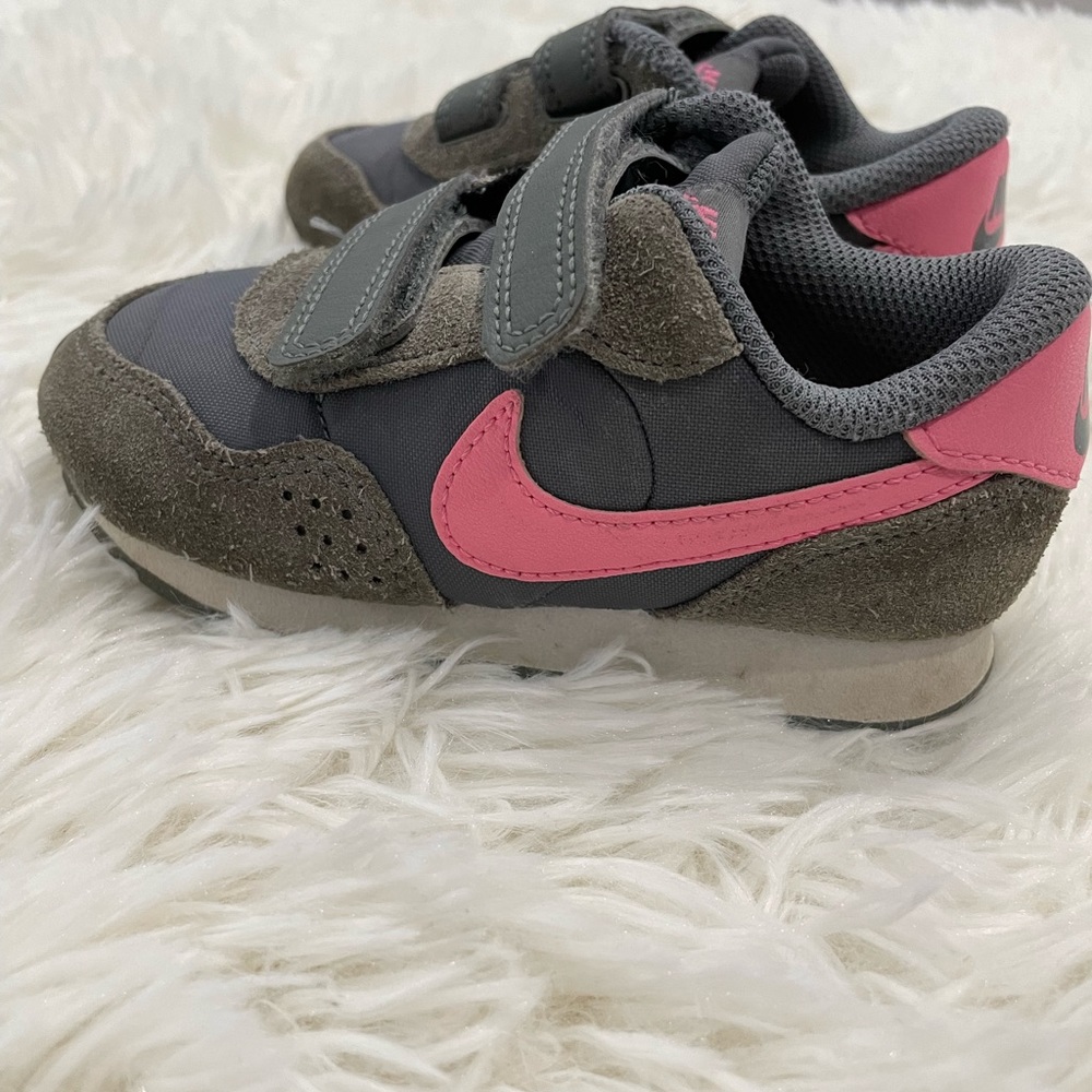 Nike toddler girls sneakers